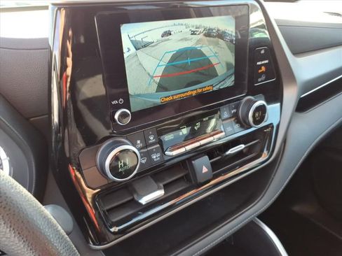 Used 2023 Toyota Highlander L image 27