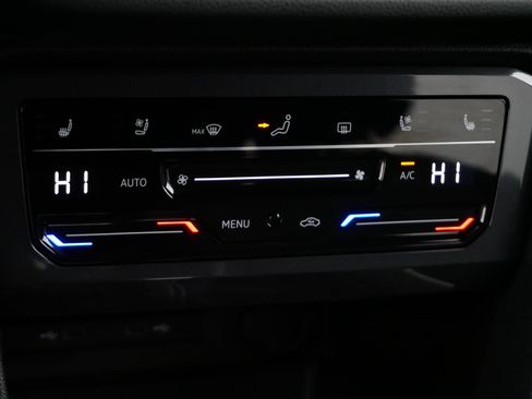 Certified 2023 Volkswagen Tiguan SEL R-Line image 23