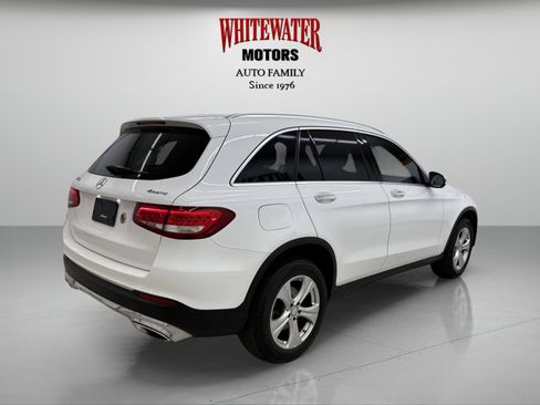 Used 2017 Mercedes-Benz GLC 300 4MATIC image 4