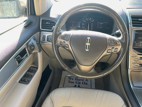 Used 2013 Lincoln MKX FWD image 18