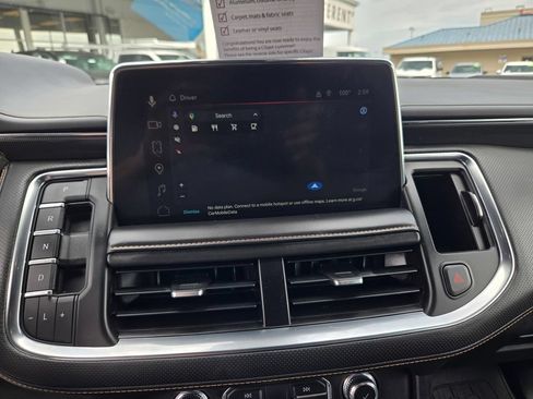 Used 2023 GMC Yukon XL AT4 w/ AT4 Premium Plus Package AWD/4WD image 16