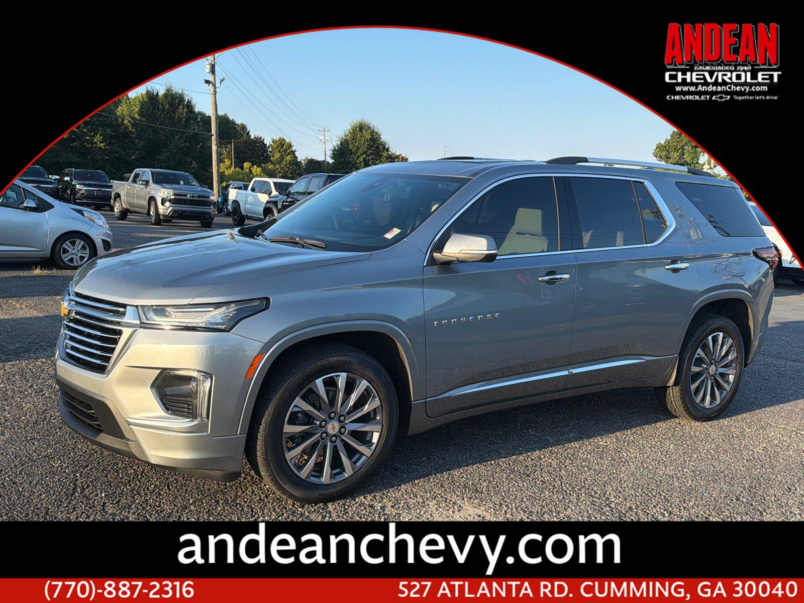 Used 2023 Chevrolet Traverse Premier FWD image 1