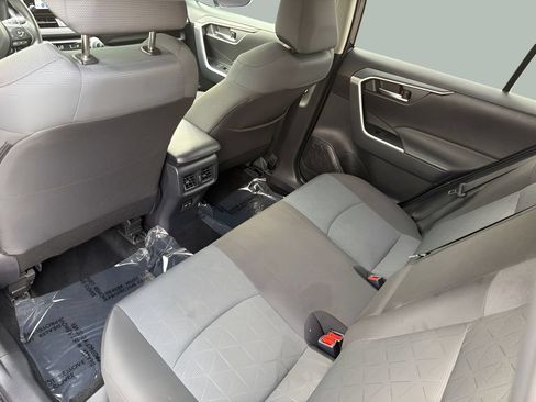 Used 2025 Toyota RAV4 XLE AWD/4WD image 14