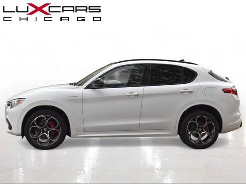 Used 2022 Alfa Romeo Stelvio Veloce AWD/4WD image 4