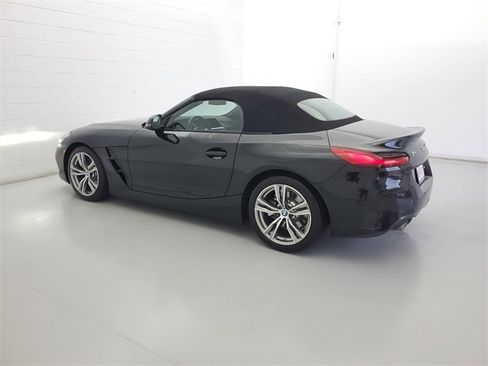 Used 2025 BMW Z4 sDrive30i image 7