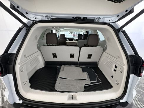 New 2026 GMC Acadia Denali w/ Super Cruise Package image 27