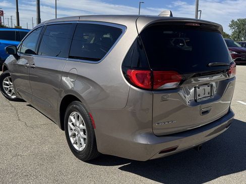 Used 2017 Chrysler Pacifica LX FWD image 7