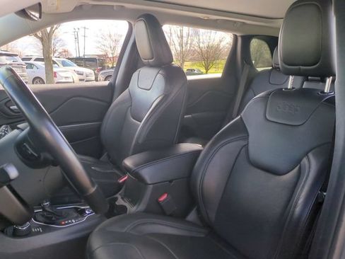 Used 2021 Jeep Cherokee Limited w/ Elite Package AWD/4WD image 21
