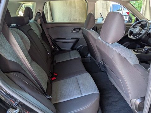 Used 2023 Nissan Rogue SV image 18