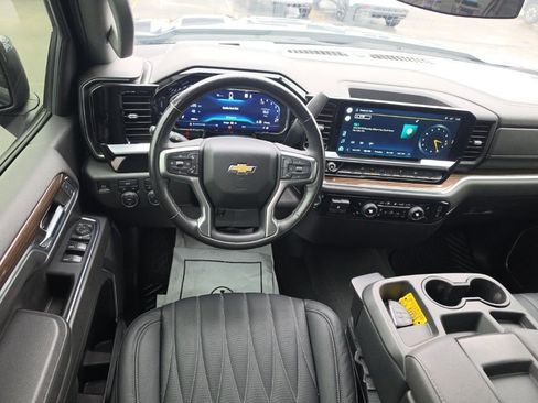 Used 2022 Chevrolet Silverado 1500 LT image 6