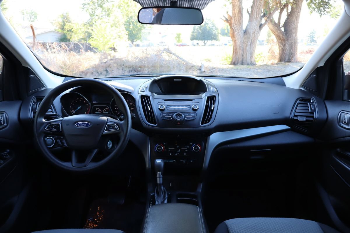 Used 2017 Ford Escape SE AWD/4WD image 16