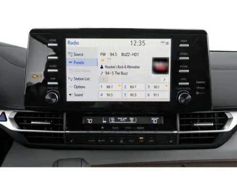 Used 2021 Toyota Sienna XLE image 10