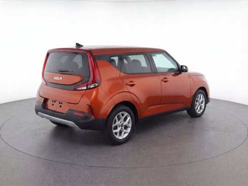 Used 2023 Kia Soul LX w/ Option Group 015 FWD image 9