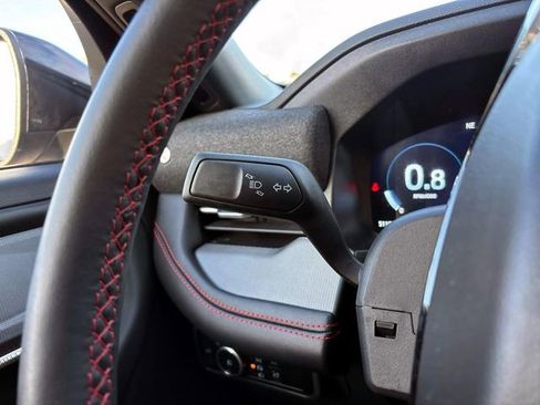 Used 2025 Ford Explorer ST-Line image 32