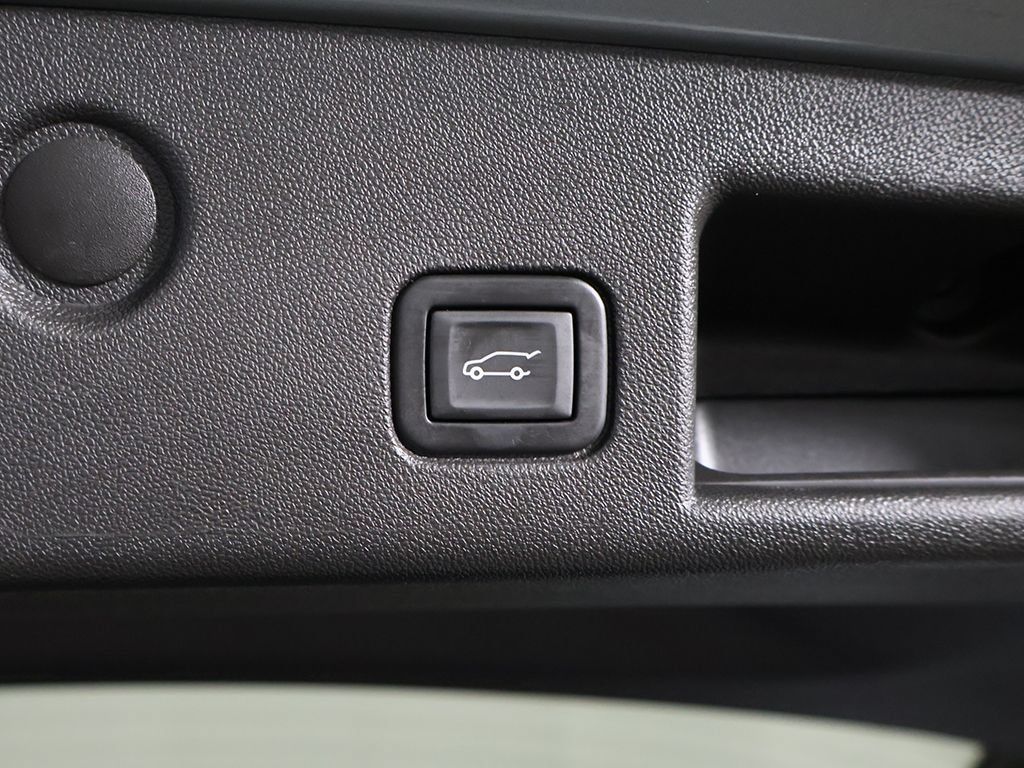 Used 2024 Chevrolet Equinox LT w/ LPO, Floor Liner Package AWD/4WD image 20