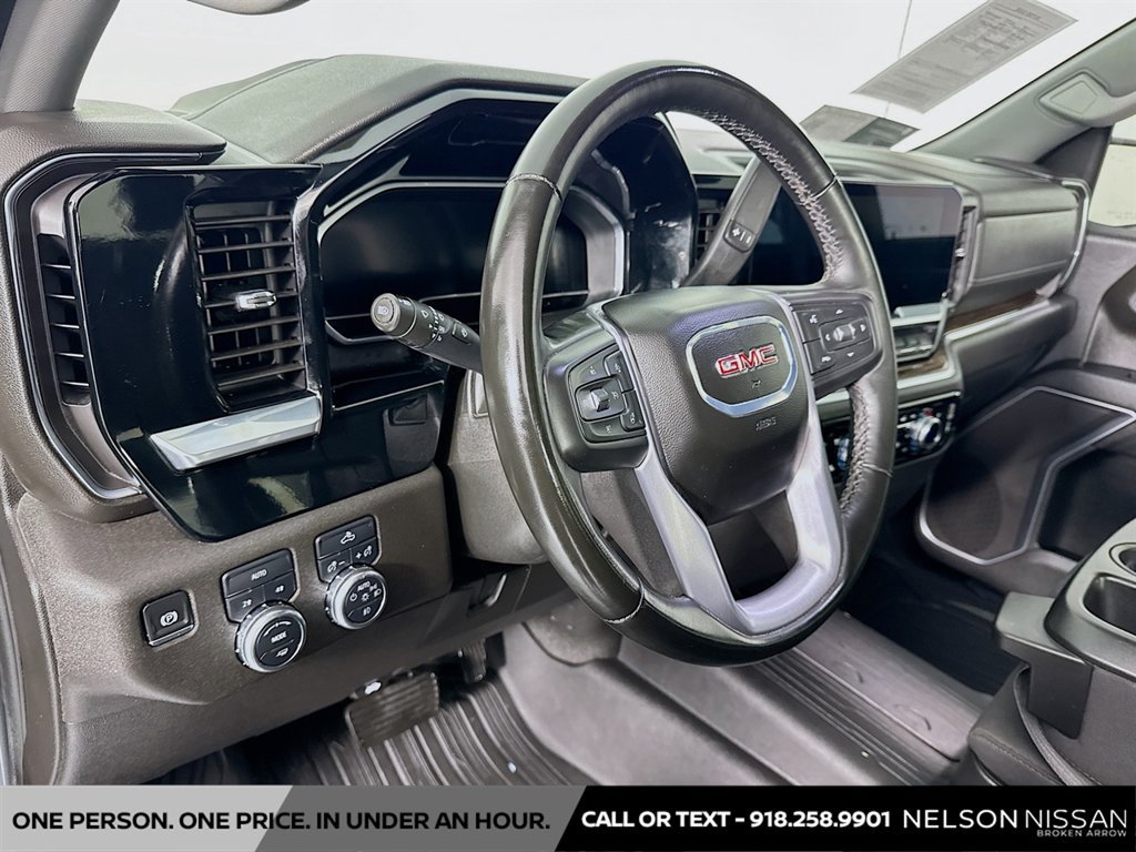 Used 2024 GMC Sierra 1500 Elevation AWD/4WD image 9