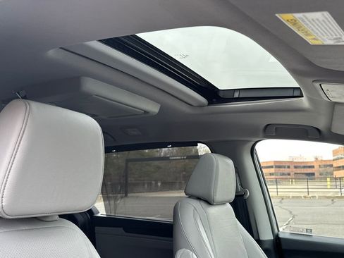 Used 2020 Honda Odyssey Elite image 14