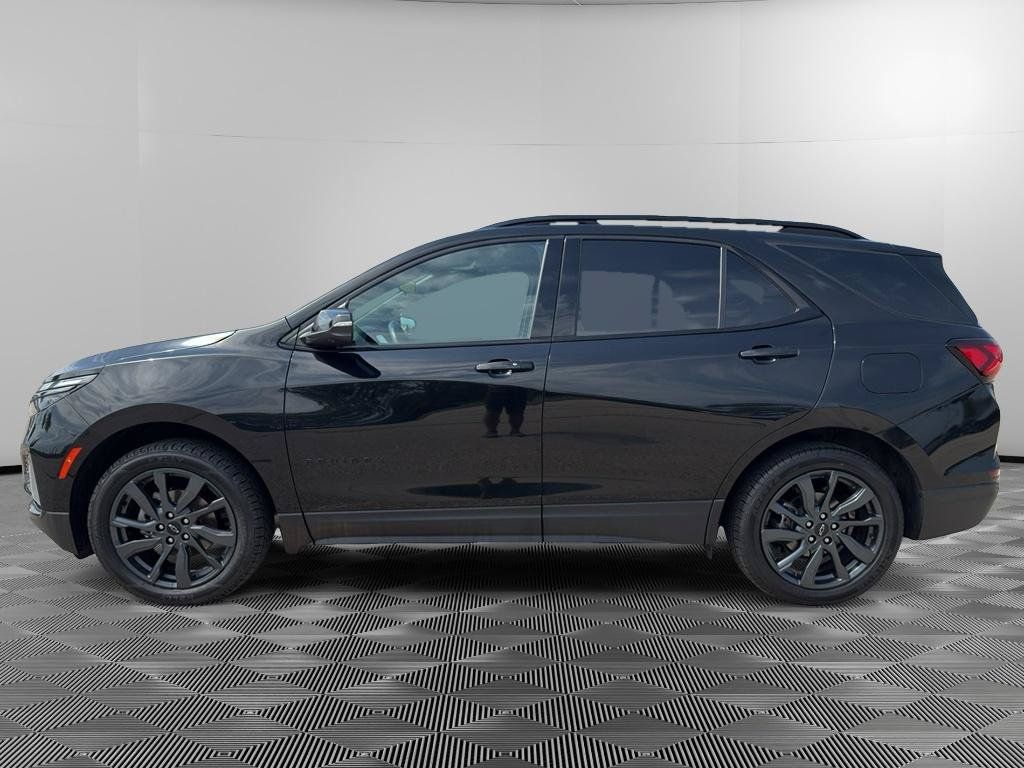 Used 2023 Chevrolet Equinox RS w/ RS Leather Package AWD/4WD image 2