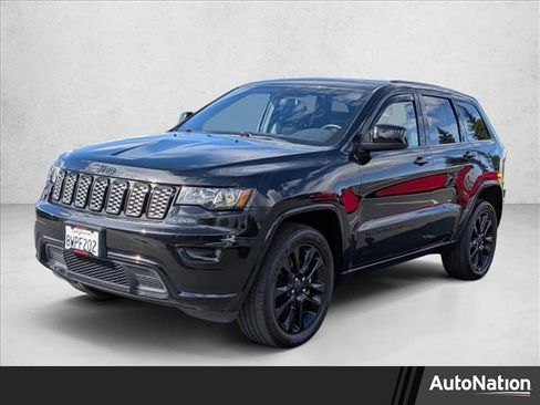 Used 2021 Jeep Grand Cherokee Laredo X AWD/4WD image 1