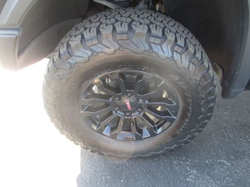 Used 2023 GMC Sierra 1500 AT4X AWD/4WD image 15