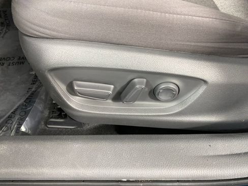 Used 2021 Toyota Camry LE image 8