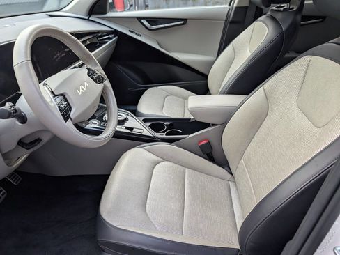 Used 2023 Kia Niro Wave image 10