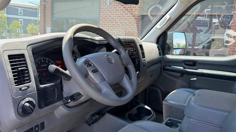 Used 2017 Nissan NV 3500 SV RWD image 18