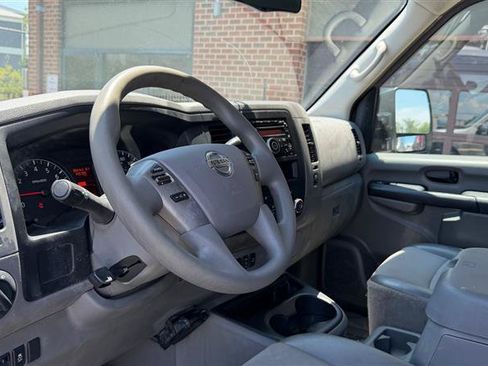 Used 2017 Nissan NV 3500 SV RWD image 18