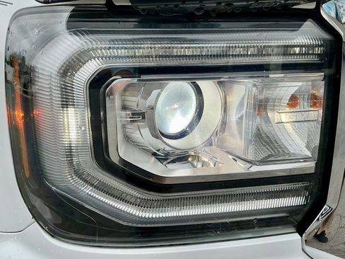 Used 2017 GMC Sierra 1500 SLE w/ SLE Value Package RWD image 8