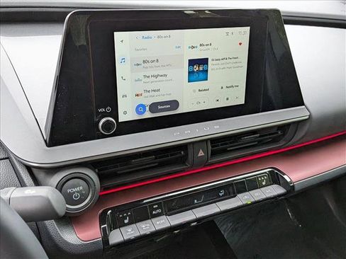 Used 2025 Toyota Prius XSE image 12