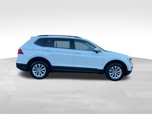 Used 2019 Volkswagen Tiguan SE w/ Panoramic Sunroof Package image 6