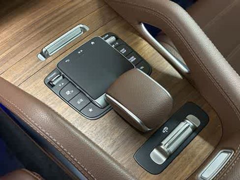 Certified 2024 Mercedes-Benz GLS 580 4MATIC image 23