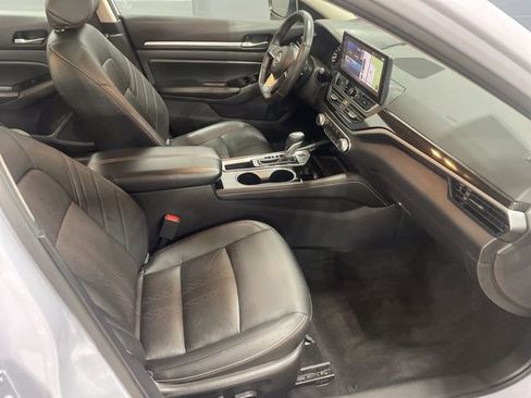 Certified 2024 Nissan Altima 2.5 SR w/ SR Premium Package image 32