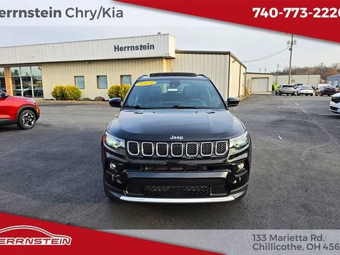 Used 2023 Jeep Compass Limited w/ Sun and Sound Group AWD/4WD image 2