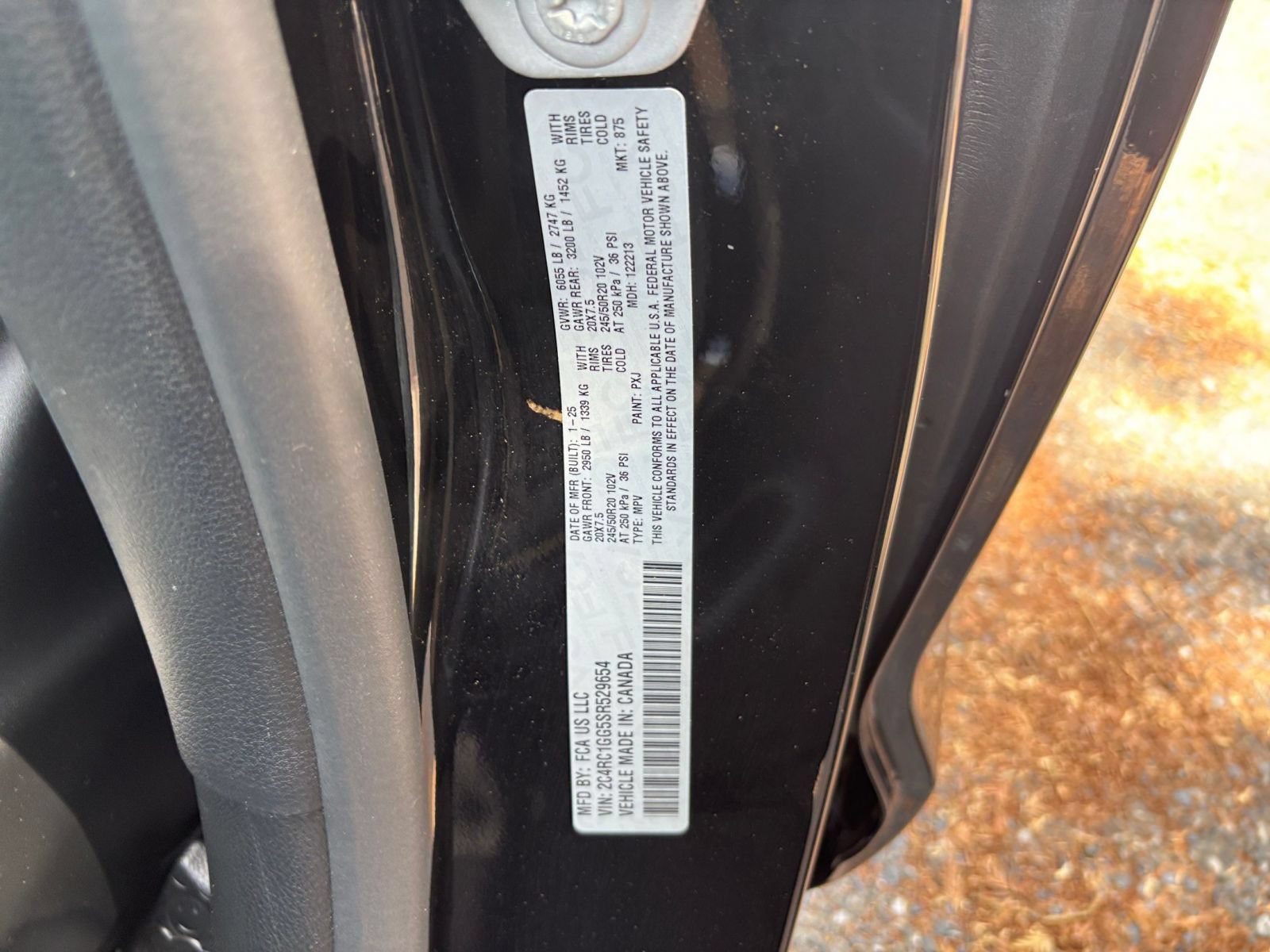 Used 2025 Chrysler Pacifica Limited FWD image 33