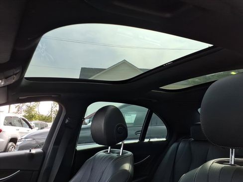 Used 2018 Mercedes-Benz E 300 4MATIC w/ Premium 1 Package image 21