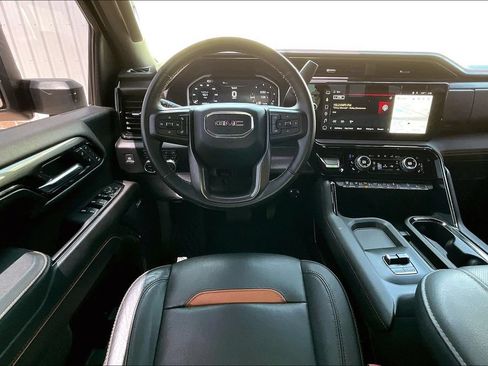 Used 2024 GMC Sierra 2500 AT4 w/ AT4 Premium Plus Package AWD/4WD image 6