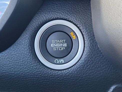 Used 2025 RAM 1500 Laramie w/ Sport Appearance Package AWD/4WD image 31
