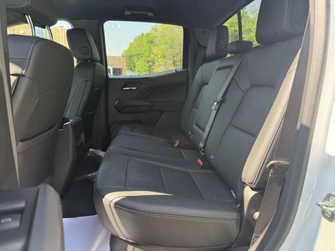 New 2025 Chevrolet Colorado LT w/ LT Convenience Package AWD/4WD image 19