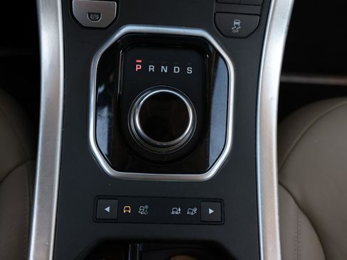 Used 2017 Land Rover Range Rover Evoque SE image 35