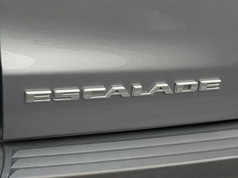 Used 2020 Cadillac Escalade Premium Luxury w/ Escalade Sport Edition AWD/4WD image 13