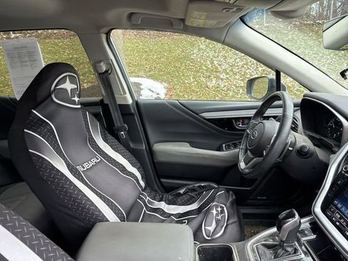 Used 2020 Subaru Outback Limited image 13