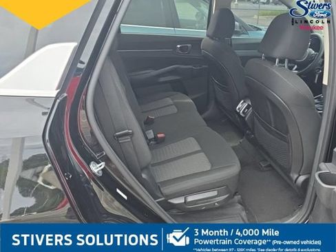 Used 2023 Kia Sorento LX FWD image 7