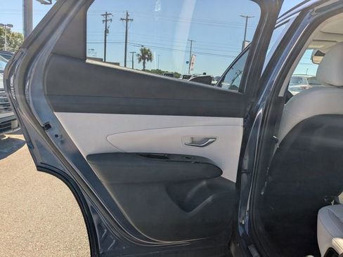 Used 2025 Hyundai Tucson Limited FWD image 30