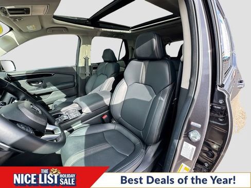 Certified 2025 Honda Pilot Touring image 22