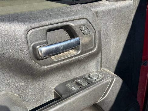 Used 2019 Chevrolet Silverado 1500 Custom w/ Custom Value Package AWD/4WD image 12