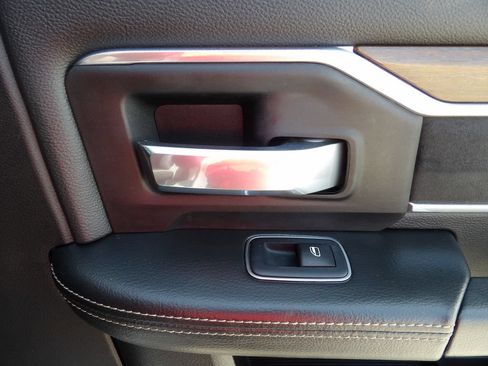 Used 2024 RAM 2500 Laramie AWD/4WD image 42