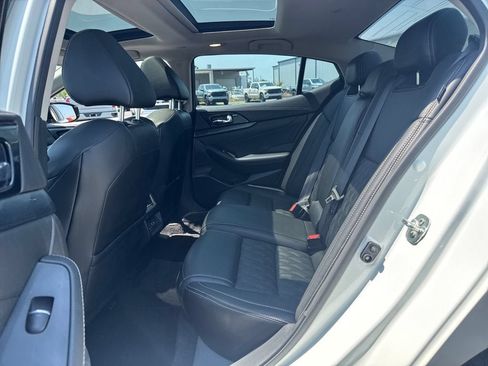 Used 2023 Nissan Maxima Platinum w/ Sport Mat Group FWD image 14