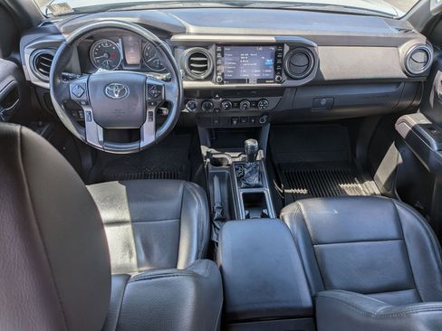 Used 2020 Toyota Tacoma TRD Off-Road AWD/4WD image 28