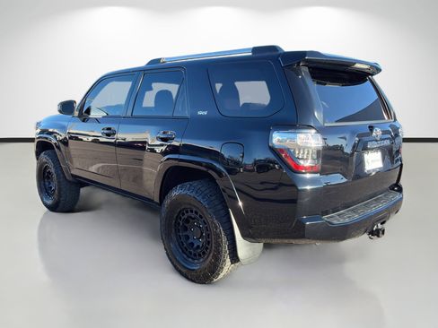 Used 2020 Toyota 4Runner SR5 image 5